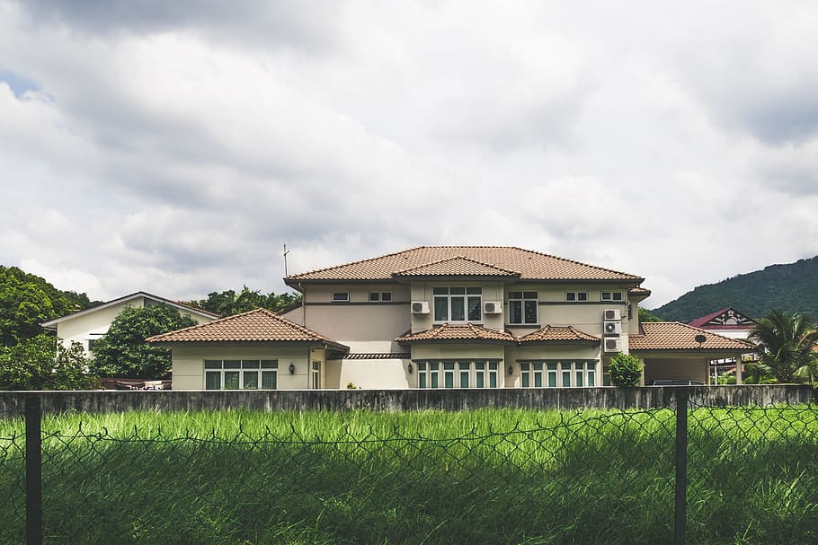brown house, white and brown house under cloudy sky, storey, paints HD wallpaper