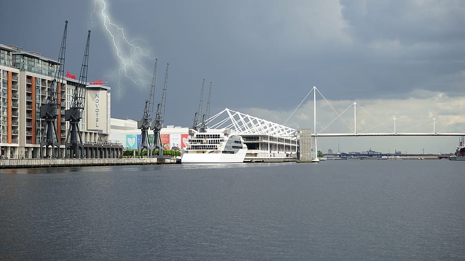 lightning, river, storm, water, sky, cloud, rain, weather, flash HD wallpaper
