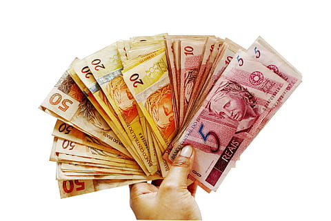 person holding assorted banknote lot, Brazilian, Reals, banknotes HD wallpaper