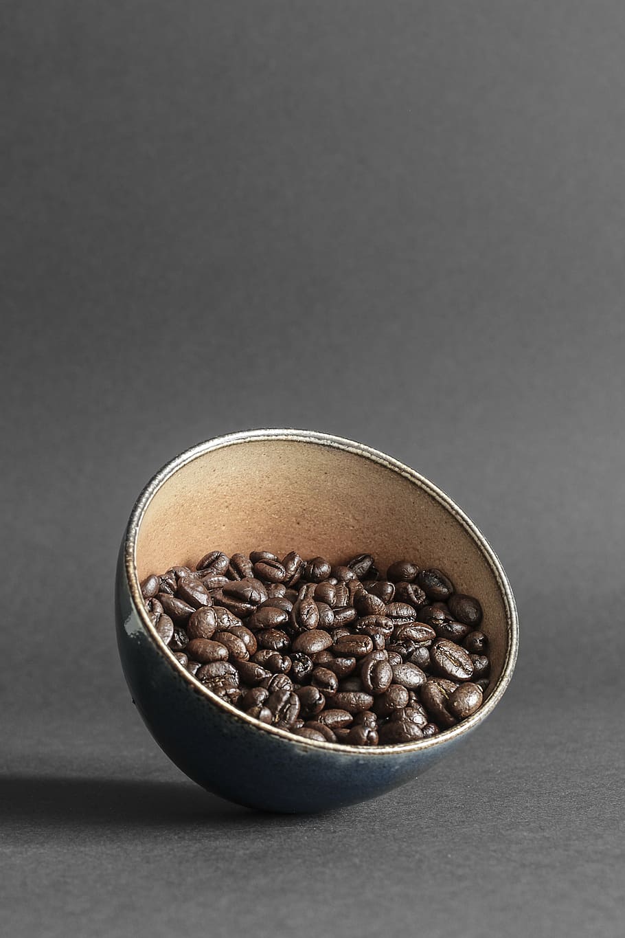 coffee beans on bowl, mörkrostad, roasted, studio shot, food and drink, HD wallpaper