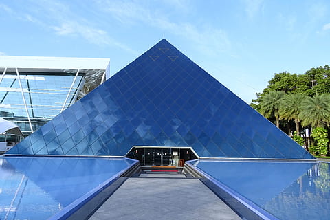 building, architecture, pyramid, modern, corporate, contemporary HD wallpaper