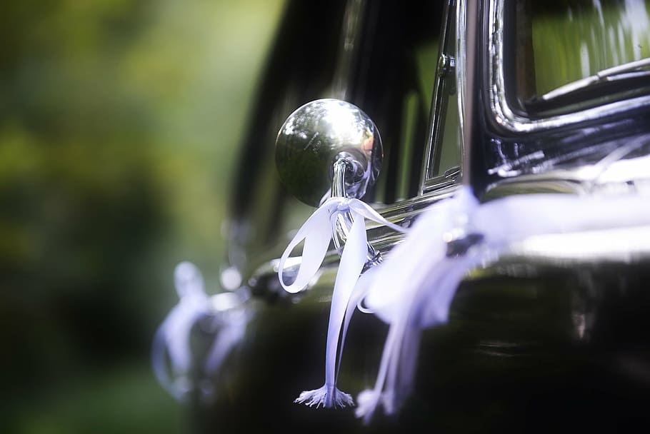getting married, wedding car, selective focus, close-up, reflection HD wallpaper