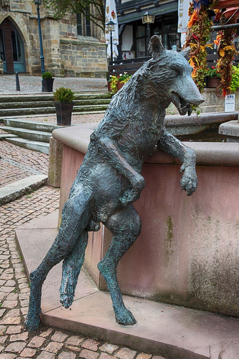 wolf, bronze, sculpture, marketplace, wolf hagen, fountain, HD wallpaper