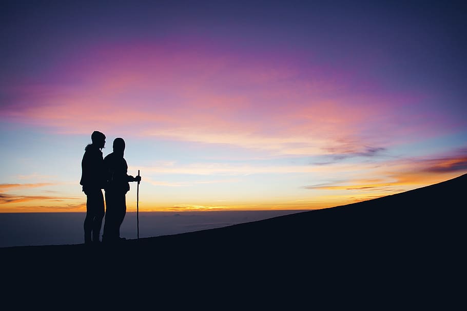 silhouette of man and woman on mountain, highland, cloud, sky HD wallpaper