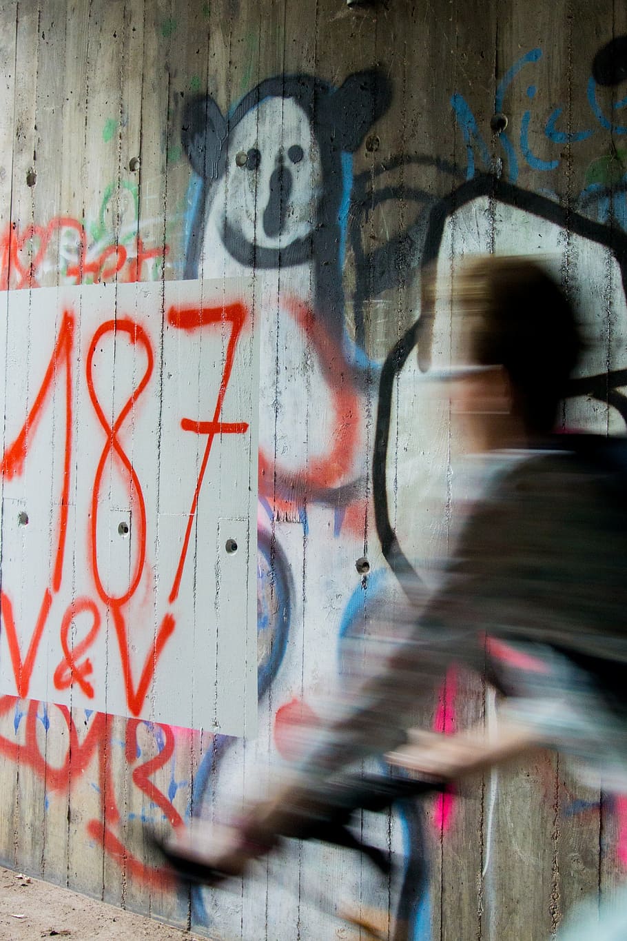 movement, blurry, spirit, ghosting, bike, cyclists, graffiti HD wallpaper