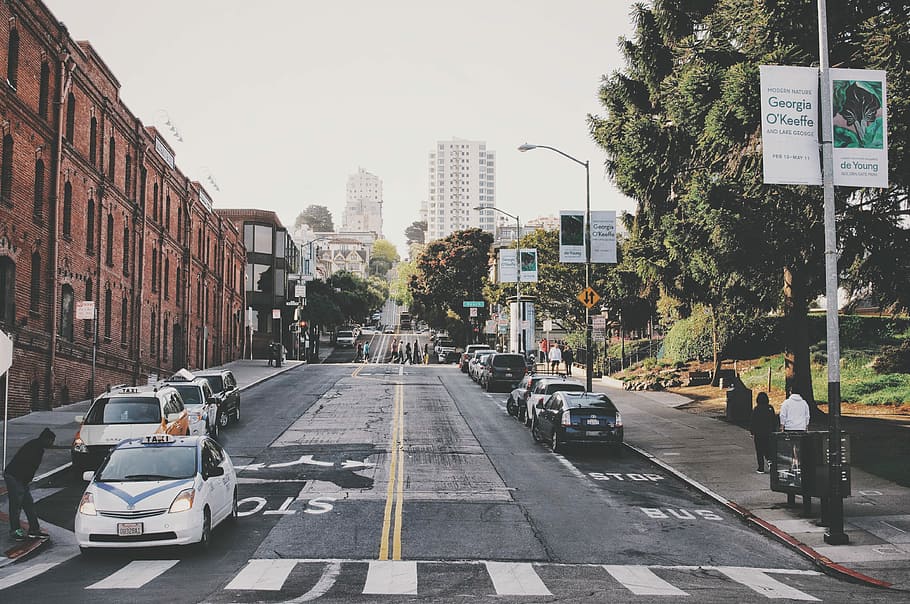 cars on road, white car on road, street, intersection, building HD wallpaper