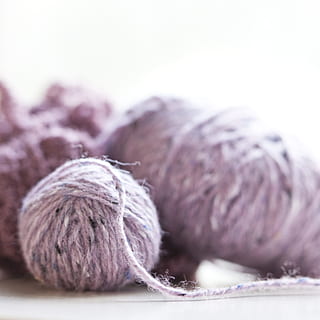 photo of purple yarn, wool, knitting, hooks, around, thread HD wallpaper