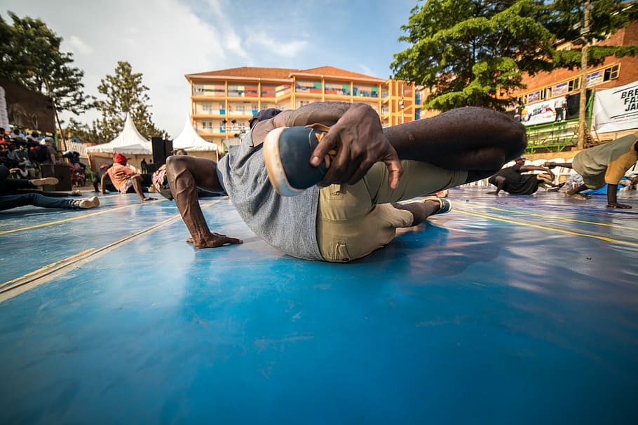 group of men break dancing, man performing break dancing, road HD wallpaper