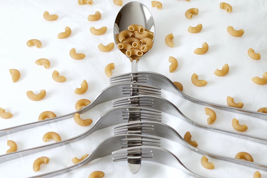 spoon, fork, hörnli, pasta, cutlery, kitchen utensil, indoors HD wallpaper