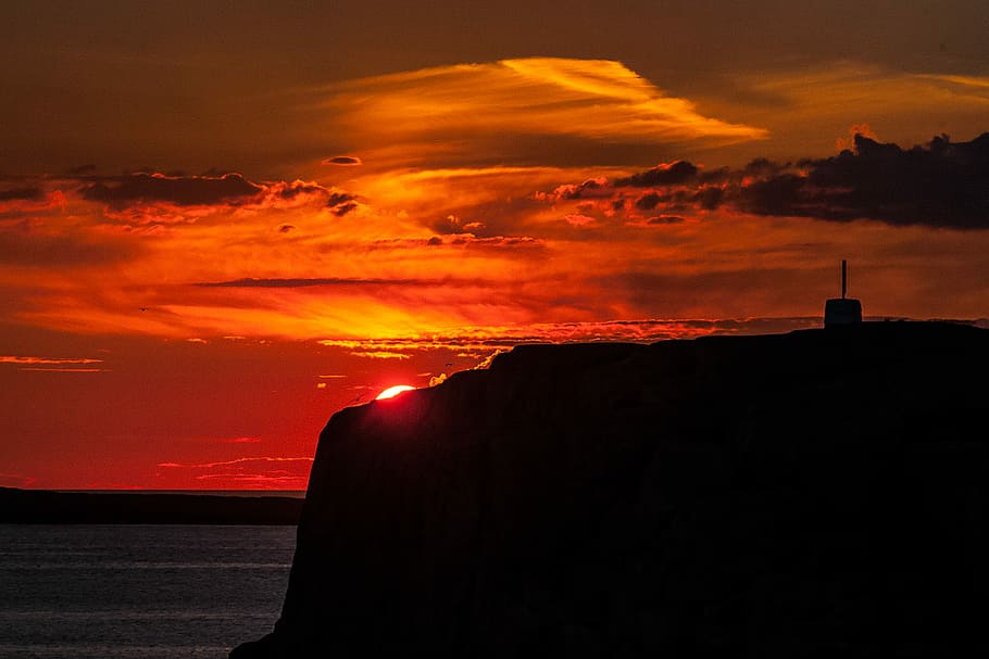 golden hour, photo of cliff during golden hour, sunset, sunrise HD wallpaper