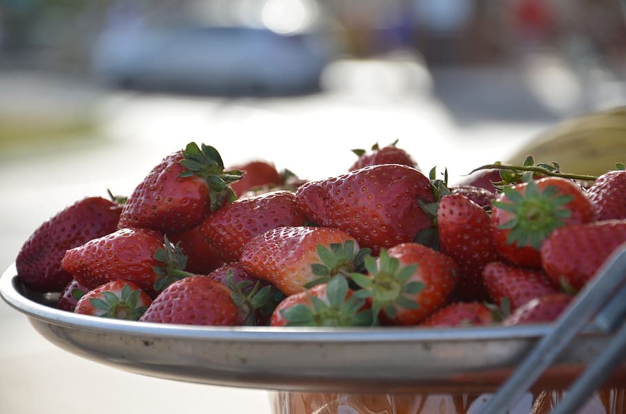 Strawberry, Red, Green, fruit, food, freshness, organic, gourmet HD wallpaper