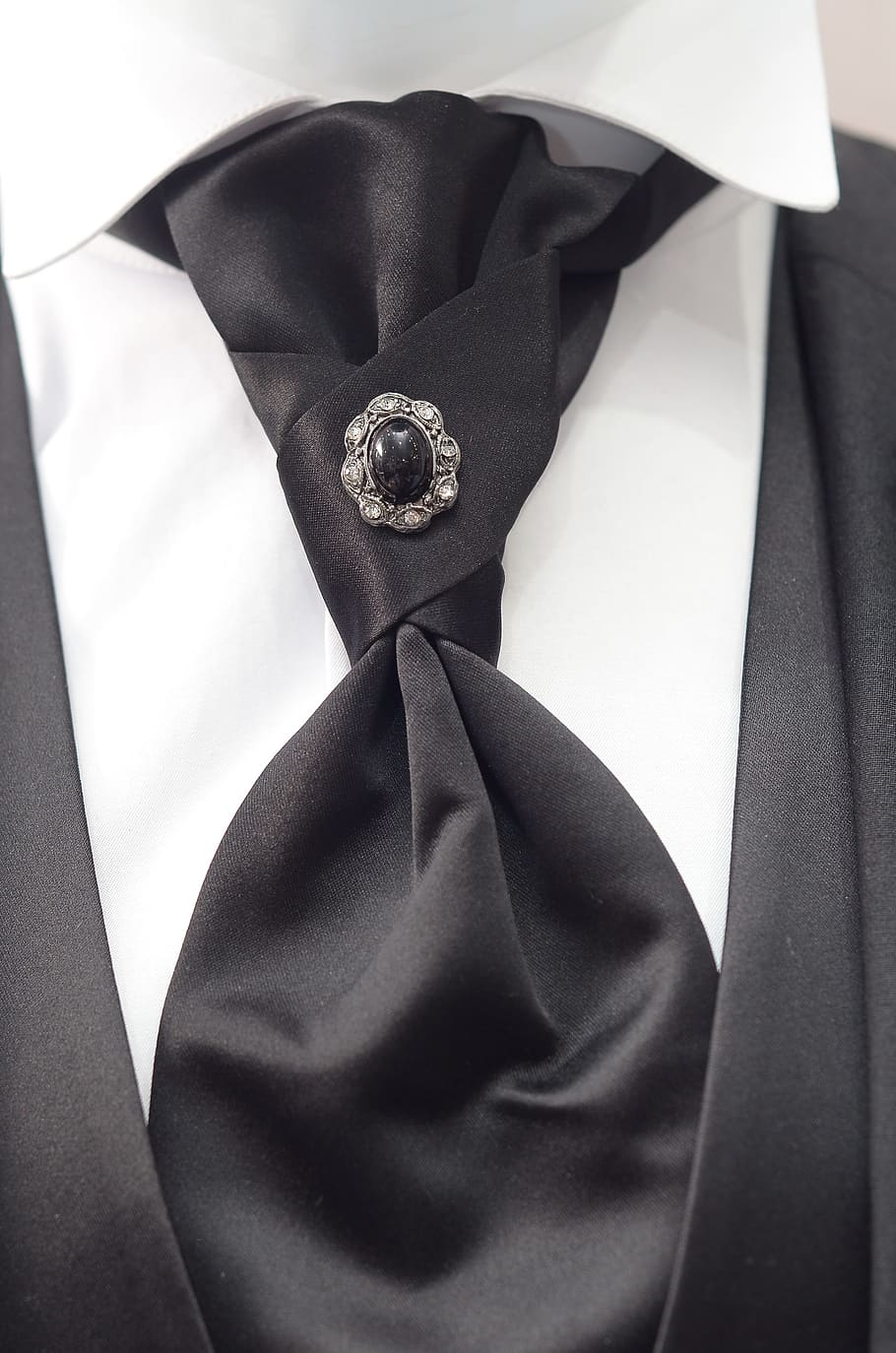 suit, tie, men, clothing, close-up, indoors, fashion, people HD wallpaper