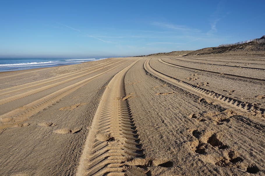 empty beach, sea, sand, trace, beach sea, by the sea, beautiful beaches HD wallpaper