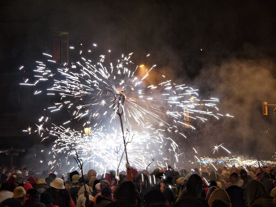 correfocs, traditions, barcelona, celebration, firework, night HD wallpaper