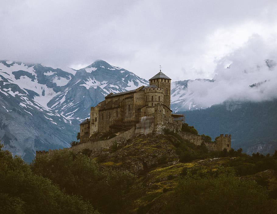swiss castles, stone castle during foggy season, ancient, architecture HD wallpaper