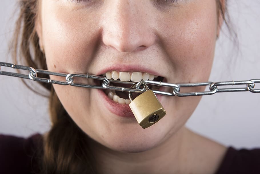 lock, jaw, lockjaw, chain, teeth, female, one person, human body part HD wallpaper