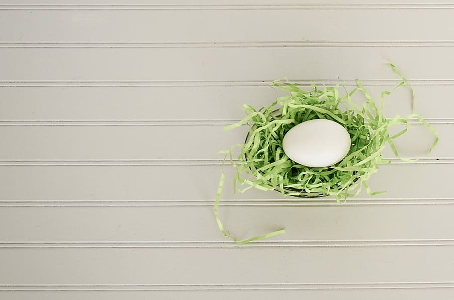 green lace basket, bowl of green strings with egg, lines, pattern HD wallpaper