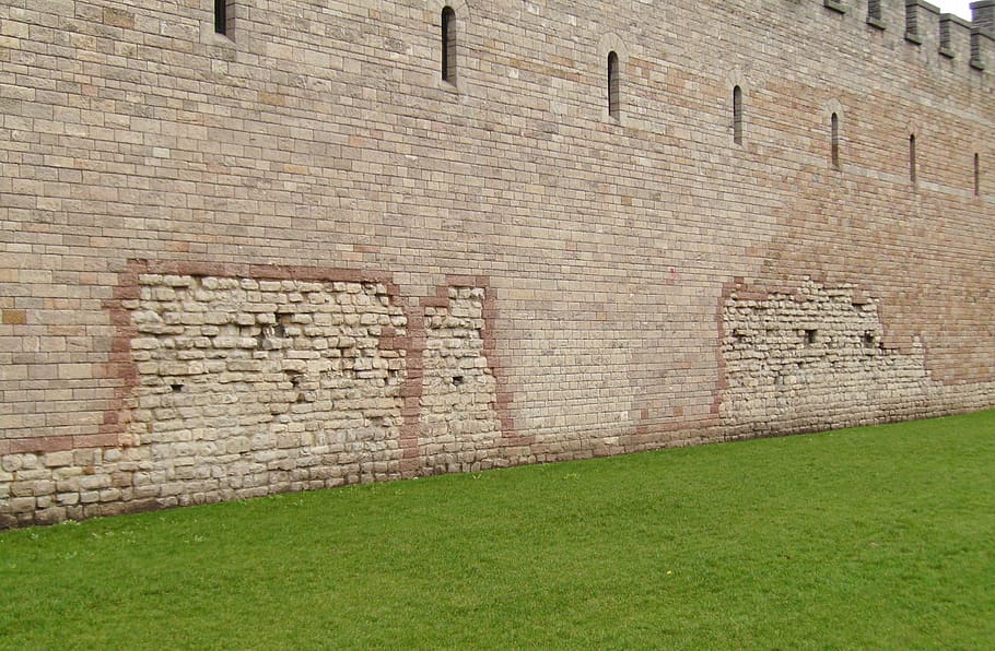Wall of Cardiff Castle, 