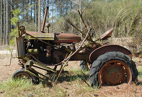 brown tractor on open field, rusty tractor, rustic, old, farming HD wallpaper