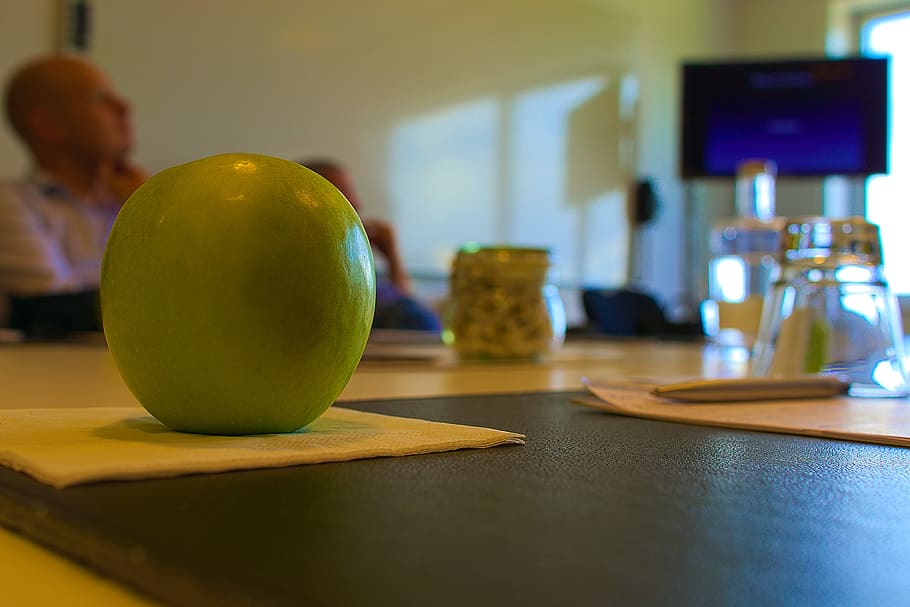 meeting, apple, office, table, business, workplace, learn, presentation HD wallpaper