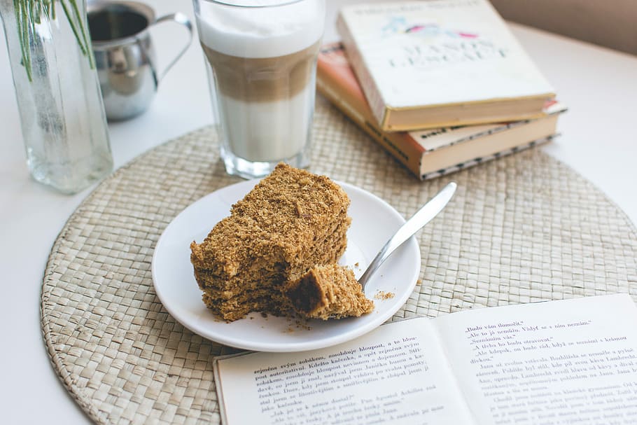 Traditional Czech honey cake with caffe latte, coffee, dessert HD wallpaper