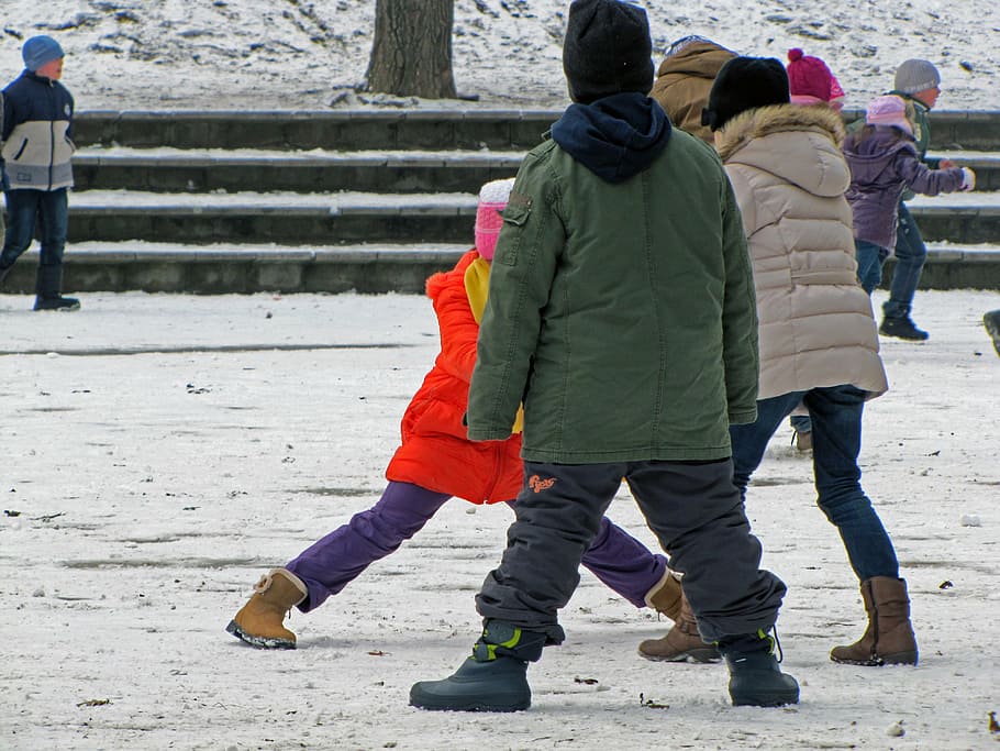 kids, game, winter, child, rear view, clothing, group of people HD wallpaper