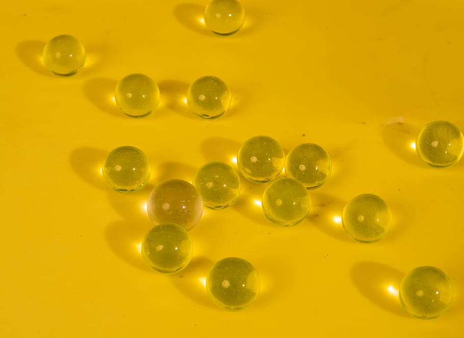 Uranium 218, clear glass marbles, orb, sphere, ball, yellow, backgrounds, HD wallpaper