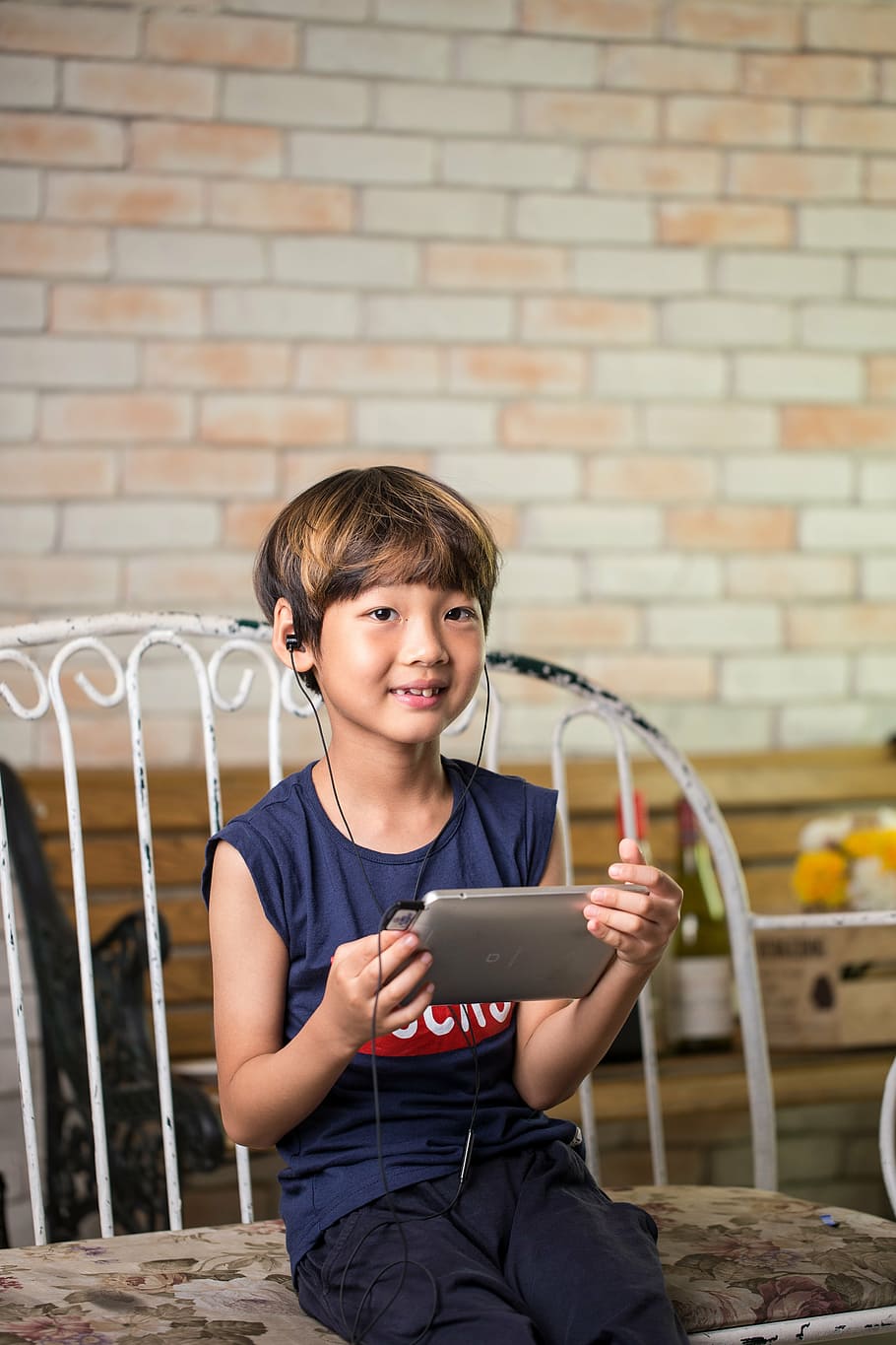korean, child, device, tablet, headphones, earbuds, earphone HD wallpaper