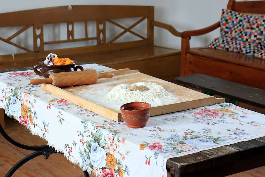 the rustic kitchen, sel dining table, flour, roller, cake, preparation of the HD wallpaper