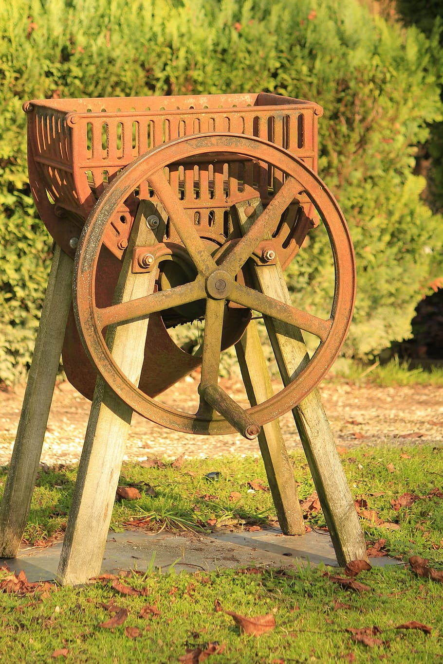 fruit press, obsolete, rusty, faceplate, plant, field, land HD wallpaper