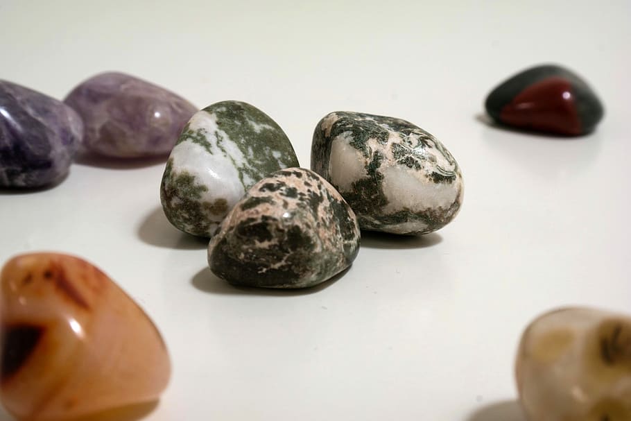 Gems, Semi Precious Stones, mineral, shiny, bright, green, white, HD wallpaper