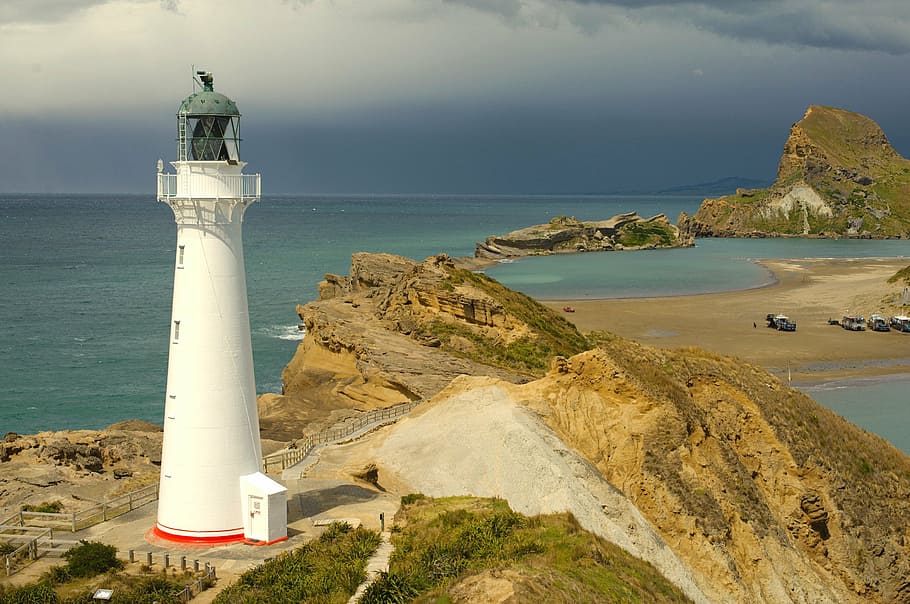 gray lighthouse near body of water, architecture, buildings HD wallpaper