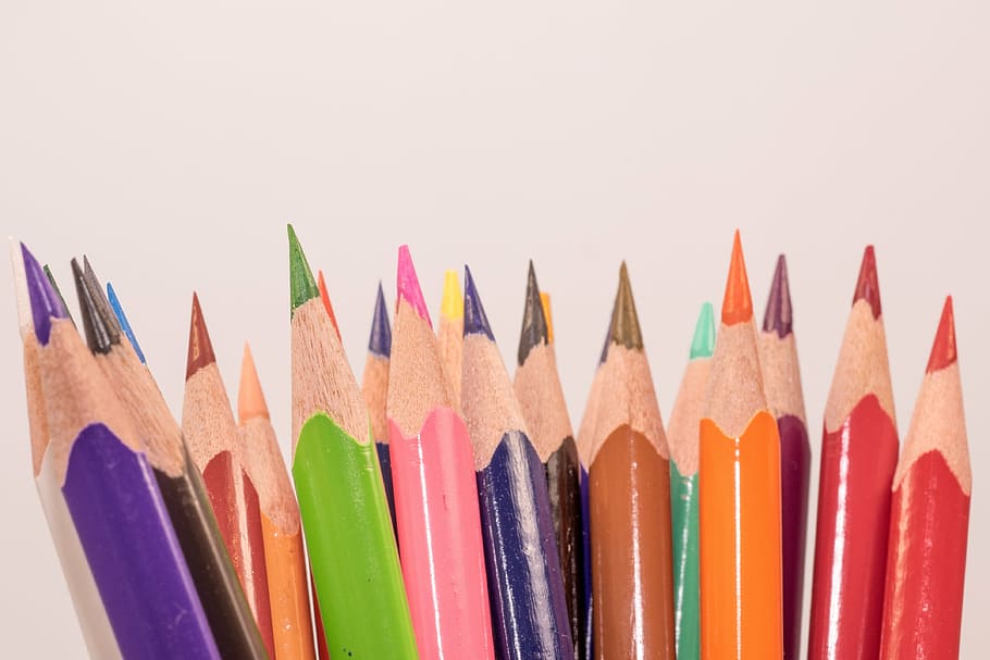 assorted-color coloring pencil lot, colored pencils, wooden pegs, HD wallpaper