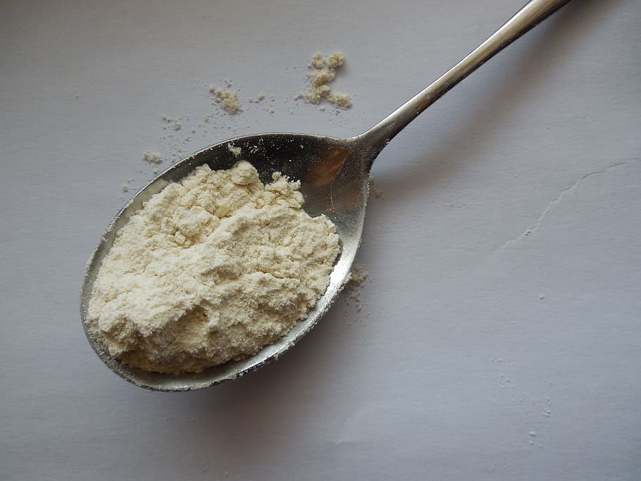 brown powder on spoon, flour, spoonful, ingredient, baking, bakery, HD wallpaper