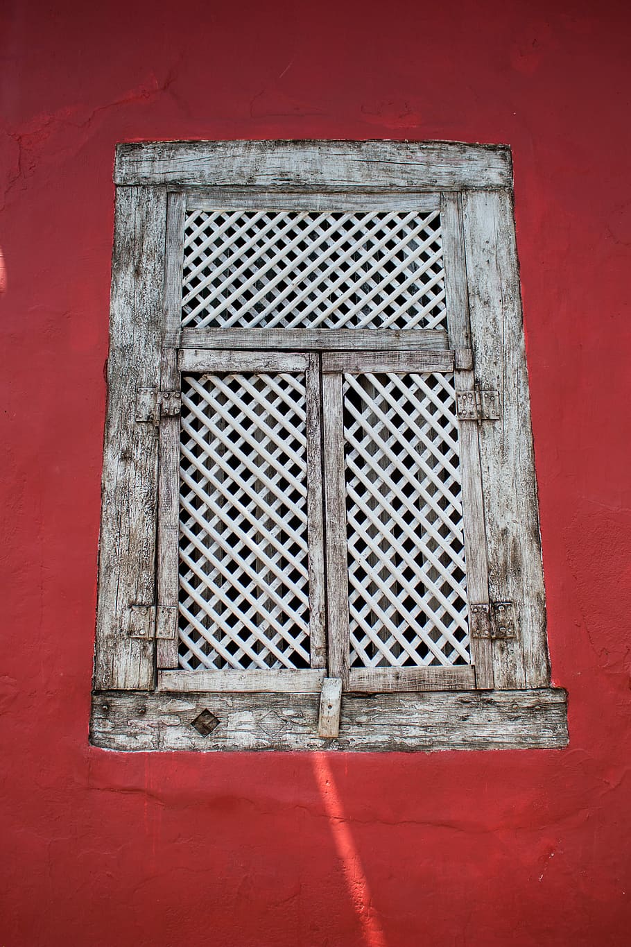 close-up photo of gray wooden door windows, photo of beige wooden window closed HD wallpaper