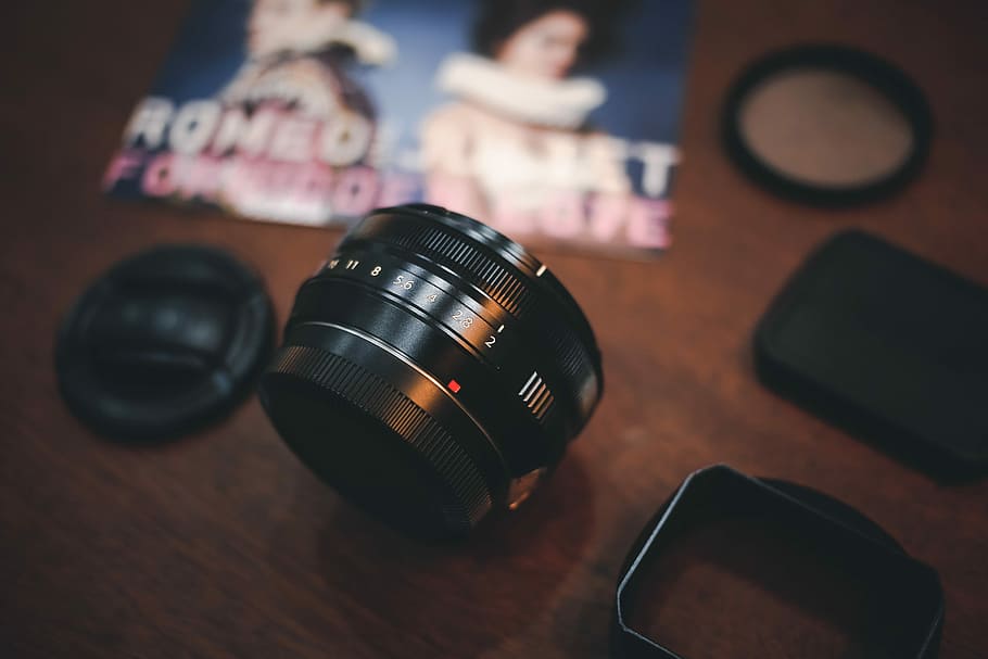 telephoto lens on top of table, black telephoto lens on table HD wallpaper