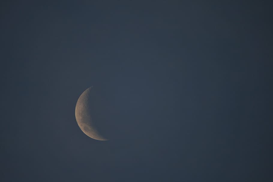 crescent moon, sliver, orbital, light, sky, blue, dusky, space, HD wallpaper