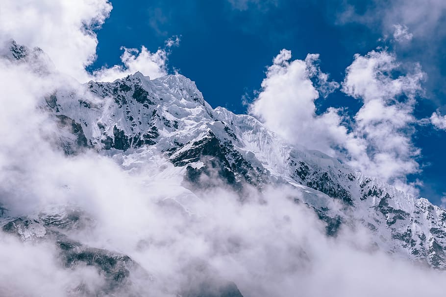 snow covered mountain surround by fogs at daytime, white and green mountain HD wallpaper