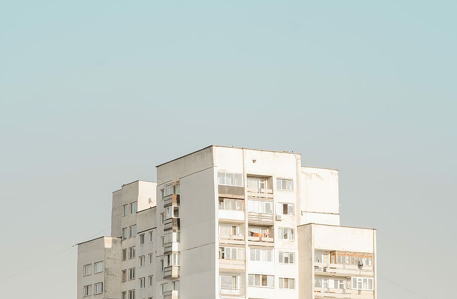 white concrete building during daytime, white concrete building HD wallpaper