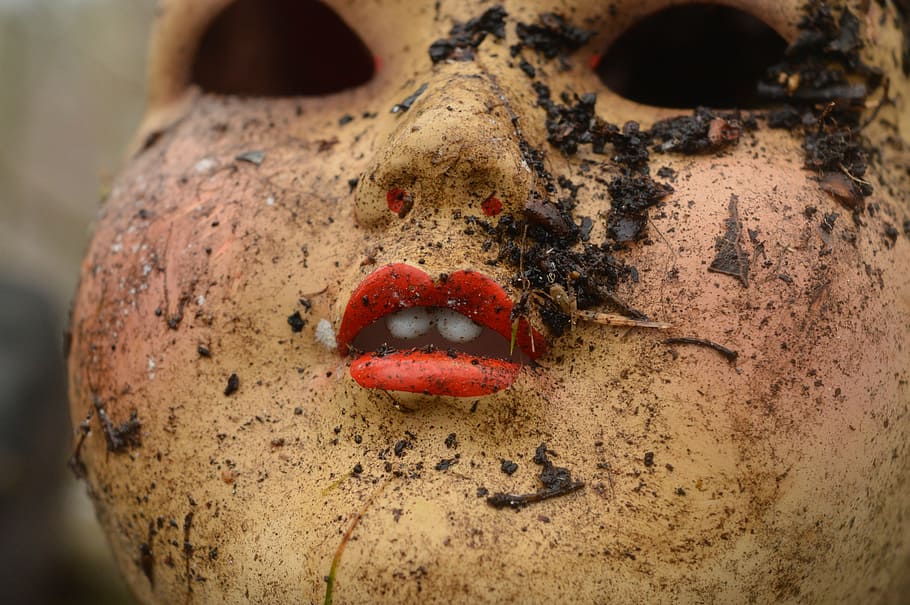 close up photography of doll with muds, old, dirty, lips, halloween HD wallpaper