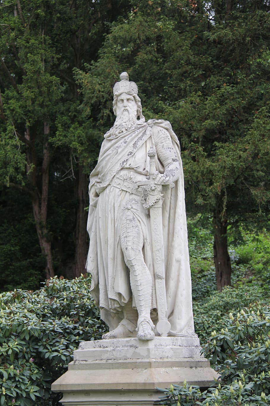 sculpture, emperor, monument, plant, tree, art and craft, statue HD wallpaper