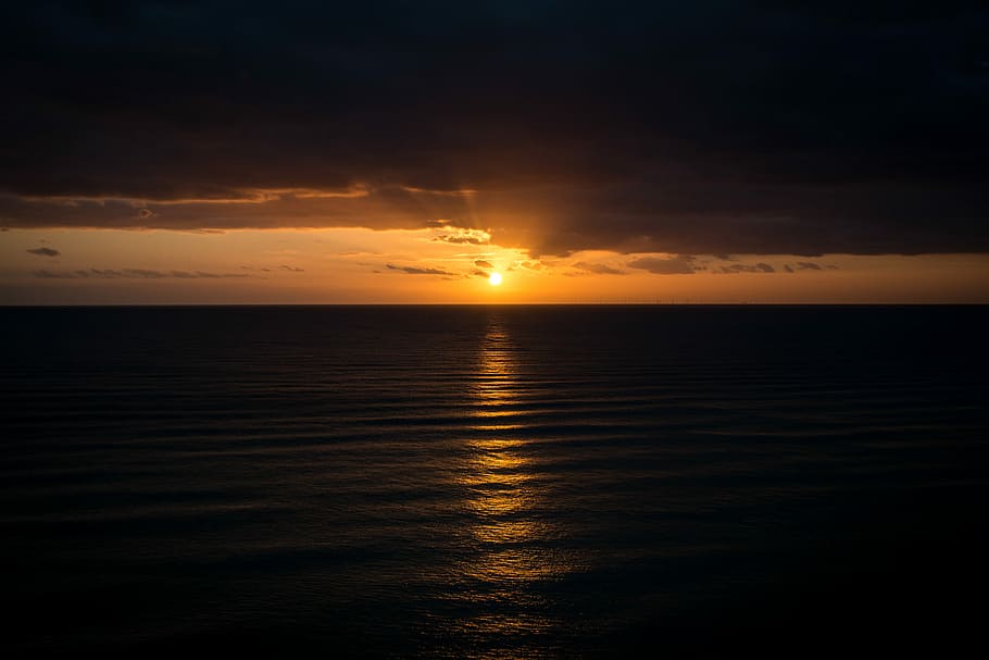 silhouette of calm water beach, sunset, sunrise, horizon, reflection HD wallpaper