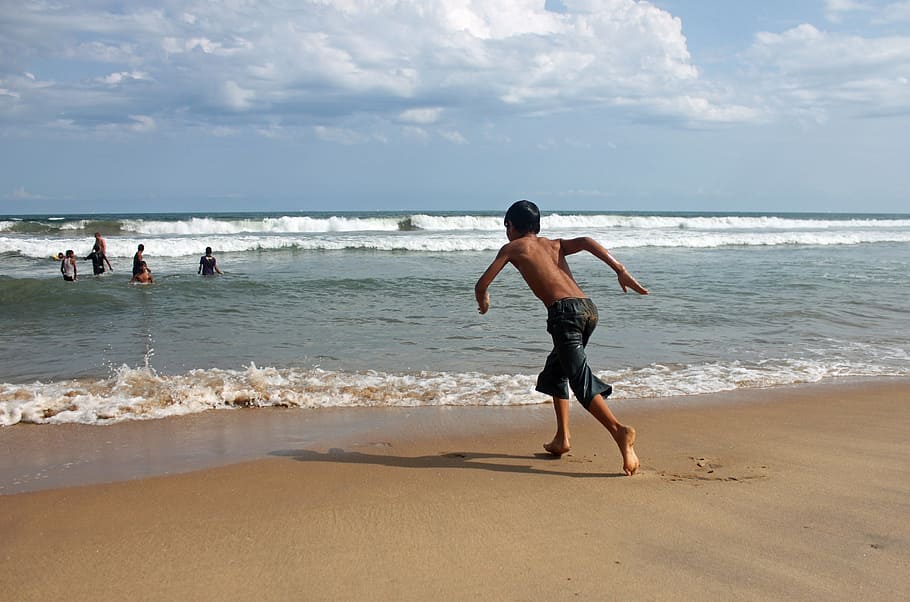boy on seashore during daytime, running, beach, fun, beach fun HD wallpaper