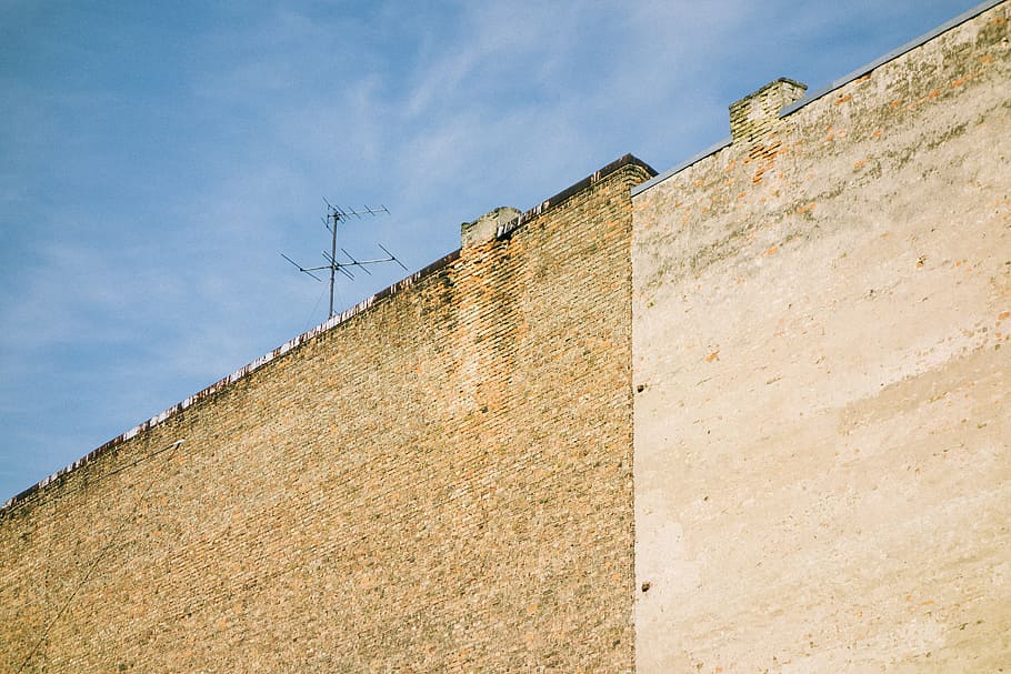 Old facade, architecture and Cityscape, wall - Building Feature HD wallpaper