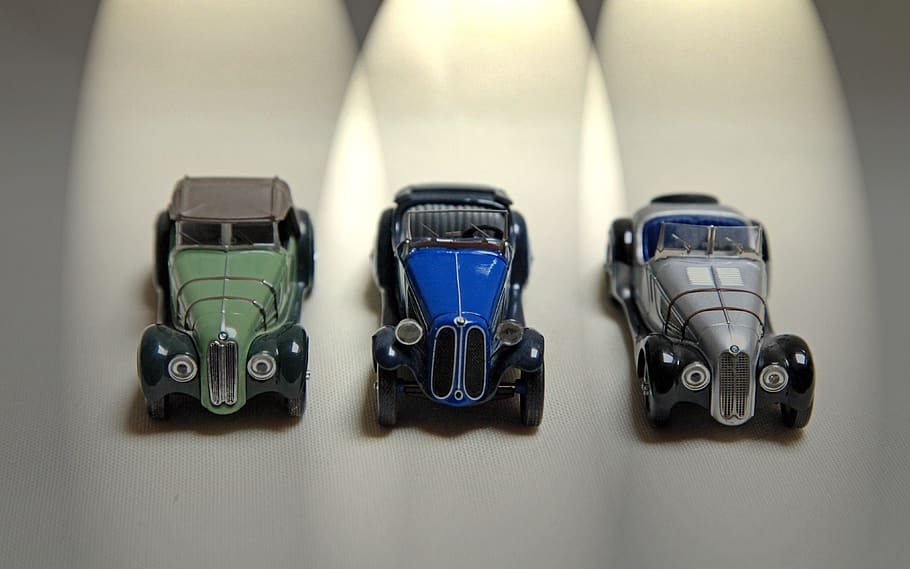 bmw, model, spot, model car, indoors, side by side, in a row HD wallpaper