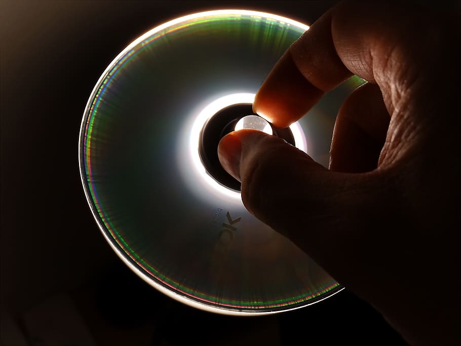 cd, dvd, data, data store, hand, access, data medium, floppy disk, HD wallpaper