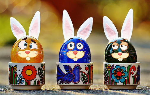 three assorted-color rabbit ceramic figurines, easter, easter eggs HD wallpaper