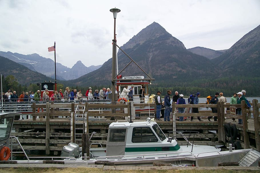 Coming off the boats in Waterton Lake National Park, dock, mountains, HD wallpaper