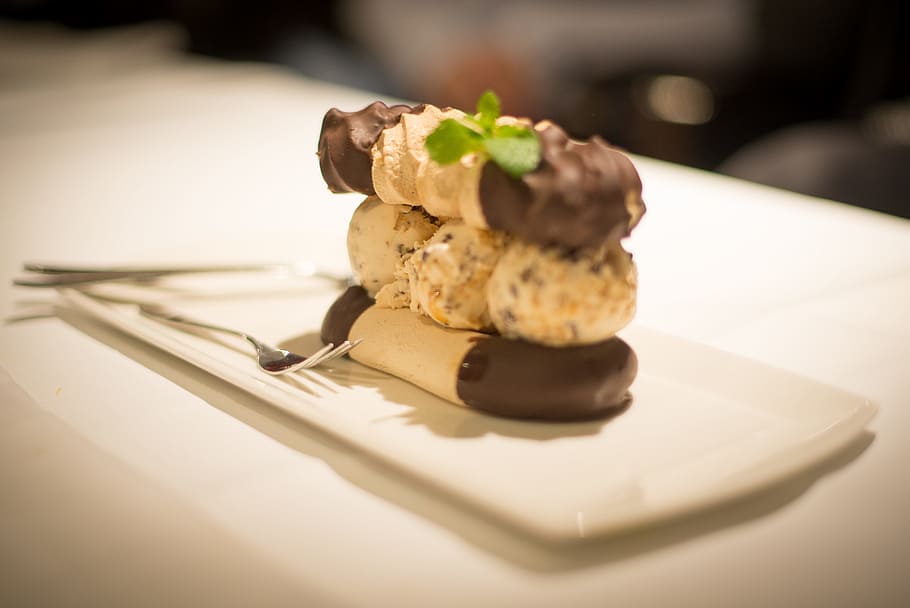 Pastry on White Ceramic Plate, blur, cake, chocolate, close-up HD wallpaper