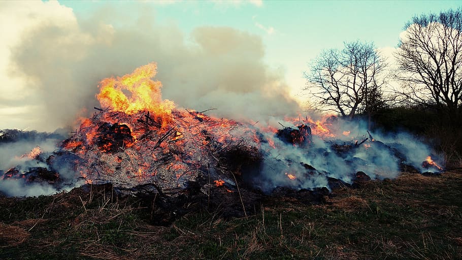 fire, clouds, smoke, glow, burns, embers, burning, fire - natural phenomenon, HD wallpaper